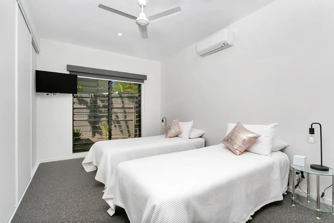 Dom wakacyjny Tiino Villa With Heated Pool Clifton Beach Australia